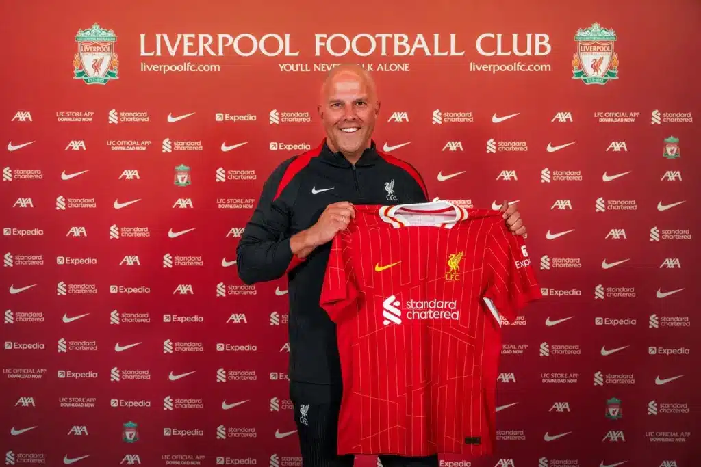 Liverpool présente son nouveau coach Arne Slot