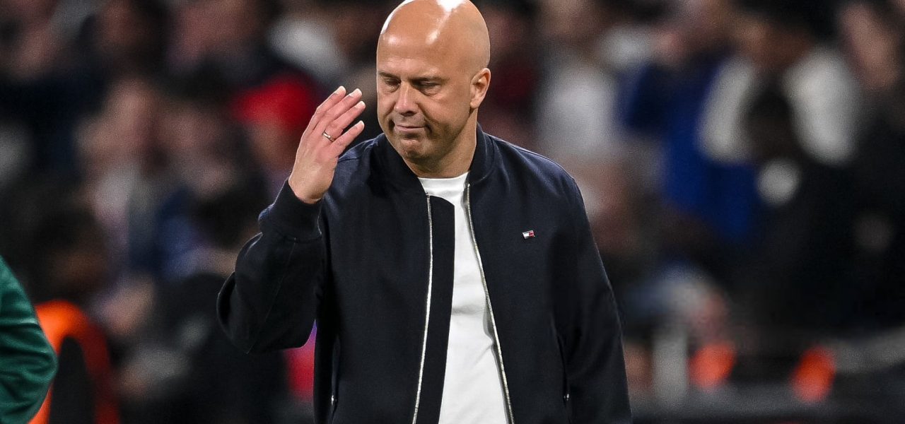 Arne Slot s&rsquo;incline devant le PSG : « Ils auraient dû marquer bien plus que deux buts »