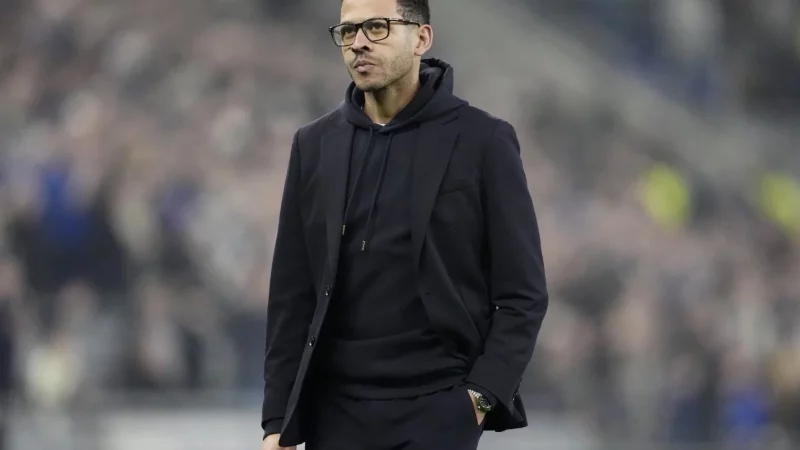 Chelsea : Liam Rosenior officiellement limogé après seulement 4 mois — un bilan catastrophique