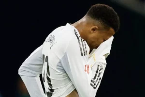 Mbappé blessé : le Clasico et la Coupe du Monde en danger