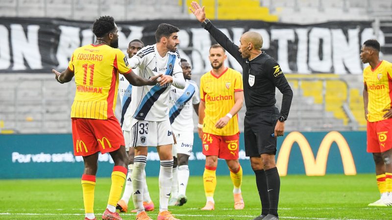 Paris FC : Lees-Melou lâche tout sur les arbitres français et réclame la sonorisation