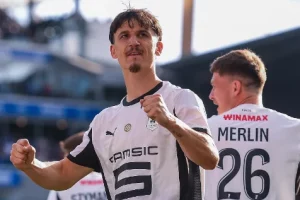 Ligue 1 : Rennes écrase Strasbourg 3-0 et s'installe provisoirement dans le top 4